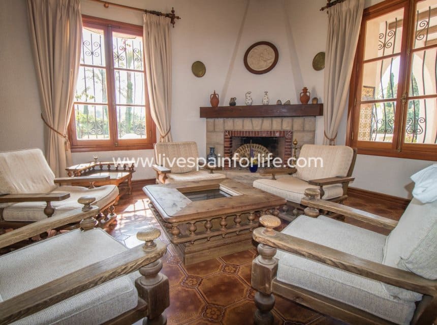 8 bedroom Business for sale in Novelda with pool garage - € 5,000,000 (Ref: 10117474)