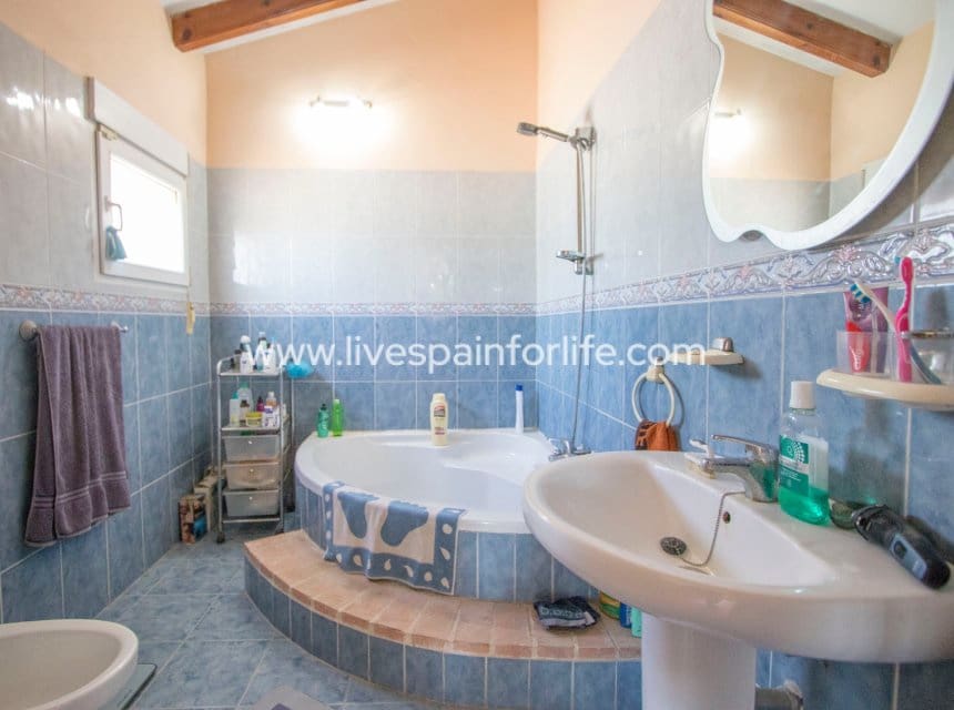 4 bedroom Finca/Country House for sale in Catral with pool garage - € 440,000 (Ref: 10120524)