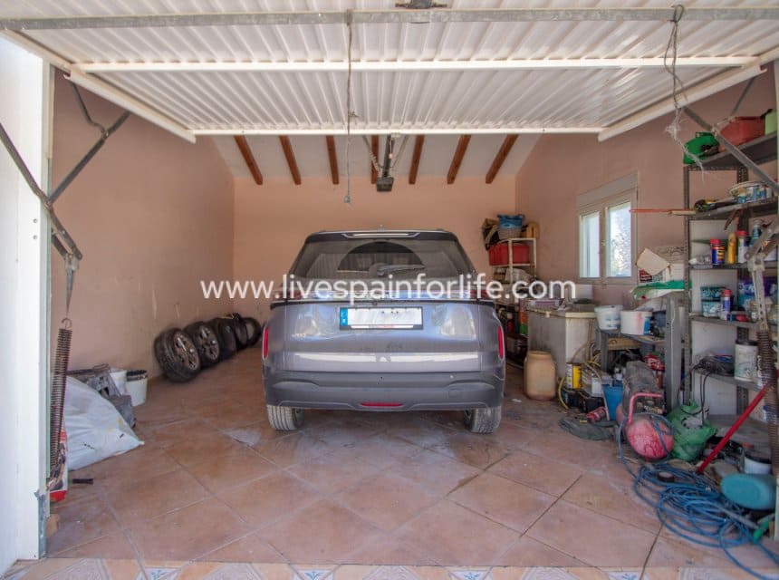 4 bedroom Finca/Country House for sale in Catral with pool garage - € 440,000 (Ref: 10120524)
