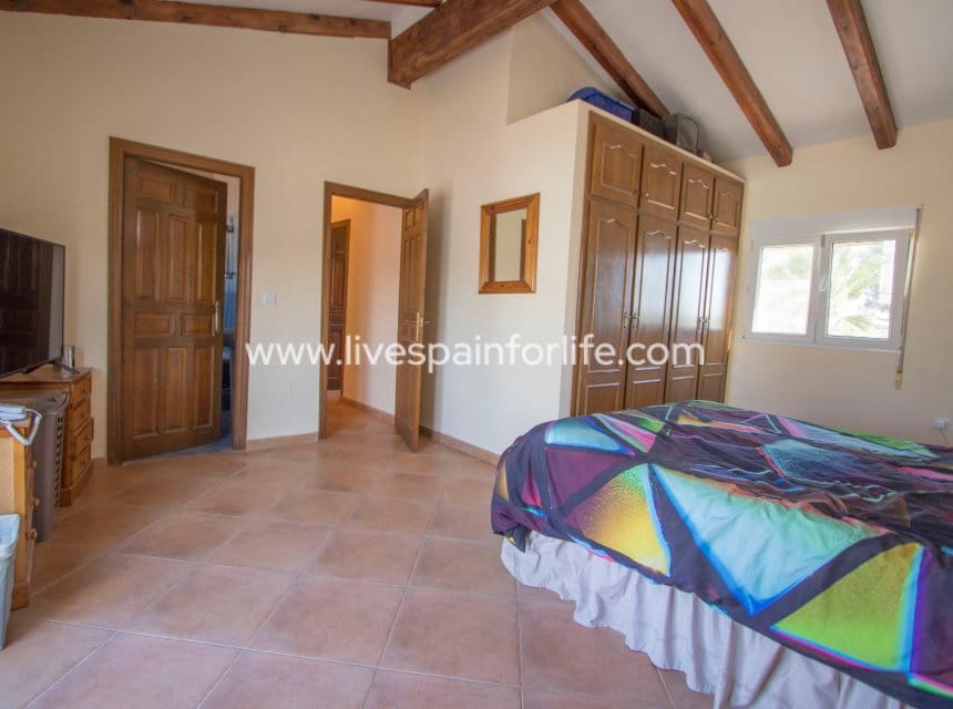 4 bedroom Finca/Country House for sale in Catral with pool garage - € 440,000 (Ref: 10120524)
