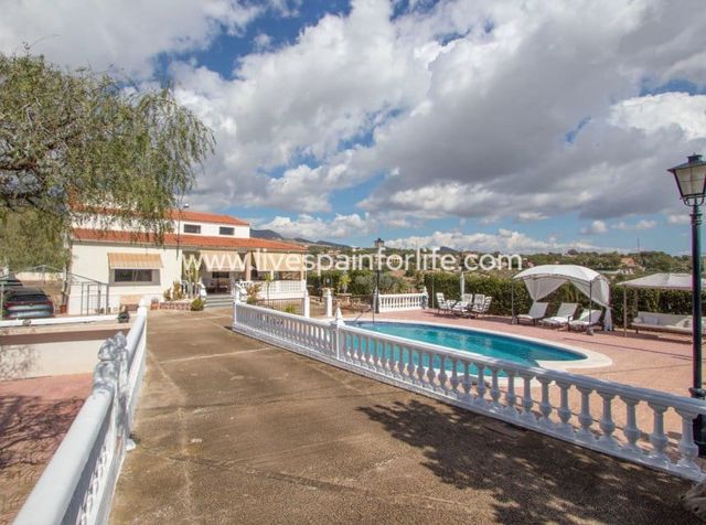 6 slaapkamer Finca/Landhuis te koop in Crevillente / Crevillent met zwembad garage - € 468.000 (Ref: 10120716)