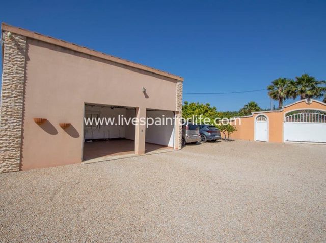 3 soveværelse Finca/Landehus til salg i Alicante by med swimmingpool garage - € 499.000 (Ref: 10120717)