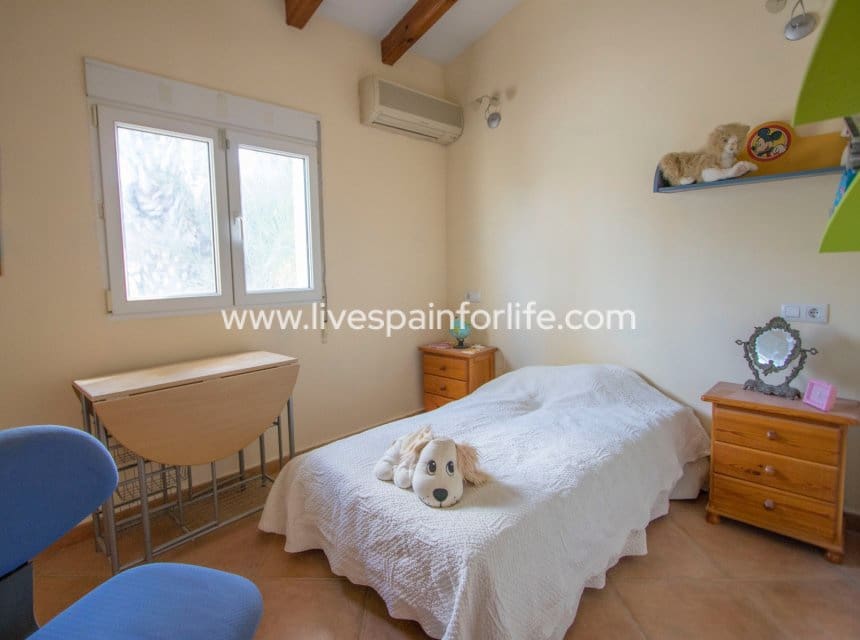 Finca/Casa Rural de 4 habitaciones en Catral en venta con piscina garaje - 440.000 € (Ref: 10120722)