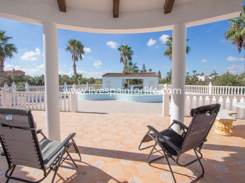 Finca/Casa Rural de 4 habitaciones en Catral en venta con piscina garaje - 440.000 € (Ref: 10120722)