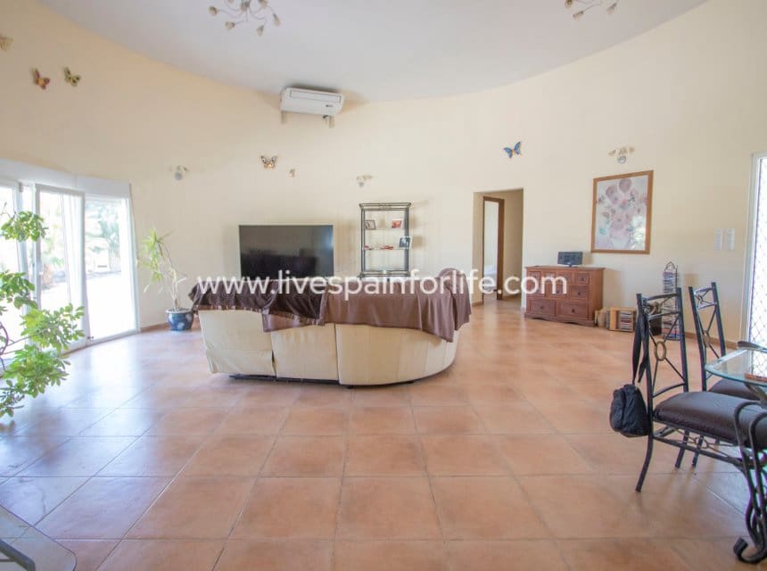 Finca/Casa Rural de 4 habitaciones en Catral en venta con piscina garaje - 440.000 € (Ref: 10120722)
