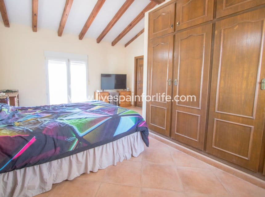 Finca/Casa Rural de 4 habitaciones en Catral en venta con piscina garaje - 440.000 € (Ref: 10120722)