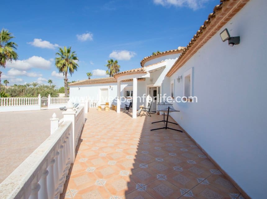 Finca/Casa Rural de 4 habitaciones en Catral en venta con piscina garaje - 440.000 € (Ref: 10120722)