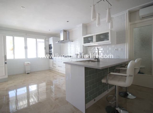 Finca/Casa Rural de 5 habitaciones en Albatera en venta con piscina - 560.000 € (Ref: 10120727)