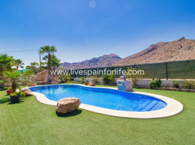 4 bedroom Finca/Country House for sale in Cox with pool garage - € 348,000 (Ref: 10120734)