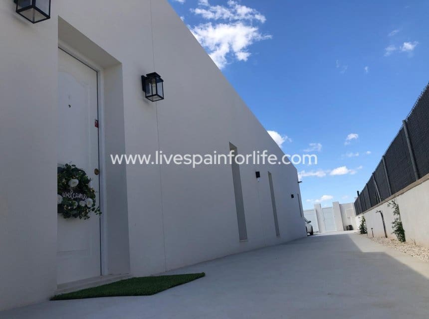3 quarto Moradia para venda em La Romana com piscina garagem - 362 040 € (Ref: 10140147)