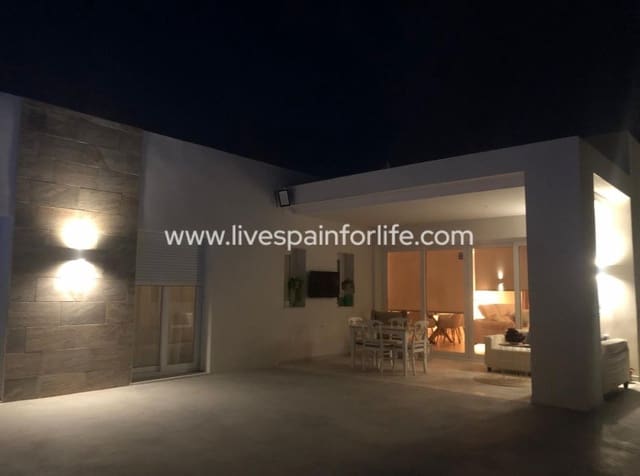3 quarto Moradia para venda em La Romana com piscina garagem - 362 040 € (Ref: 10140147)