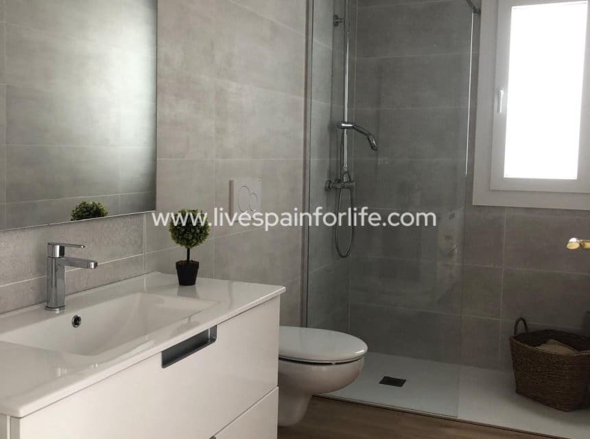 3 quarto Moradia para venda em La Romana com piscina garagem - 362 040 € (Ref: 10140147)