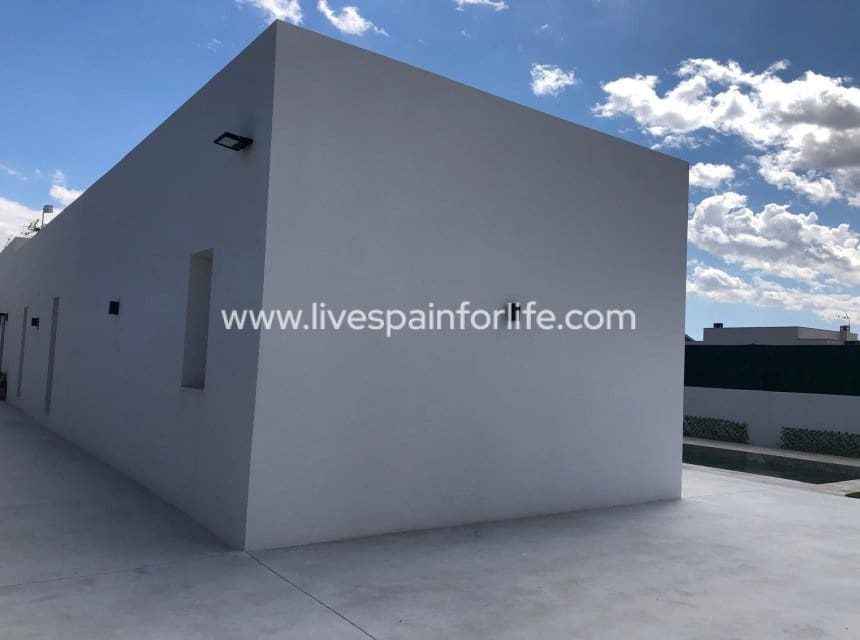3 quarto Moradia para venda em La Romana com piscina garagem - 362 040 € (Ref: 10140147)