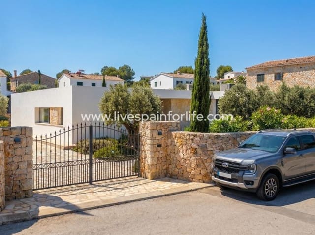 3 quarto Moradia para venda em La Romana com piscina garagem - 362 040 € (Ref: 10140147)