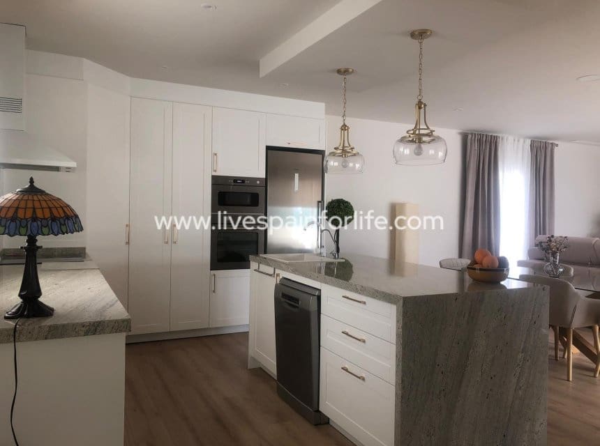 Chalet de 3 habitaciones en Pinoso en venta con piscina - 357.927 € (Ref: 10140149)