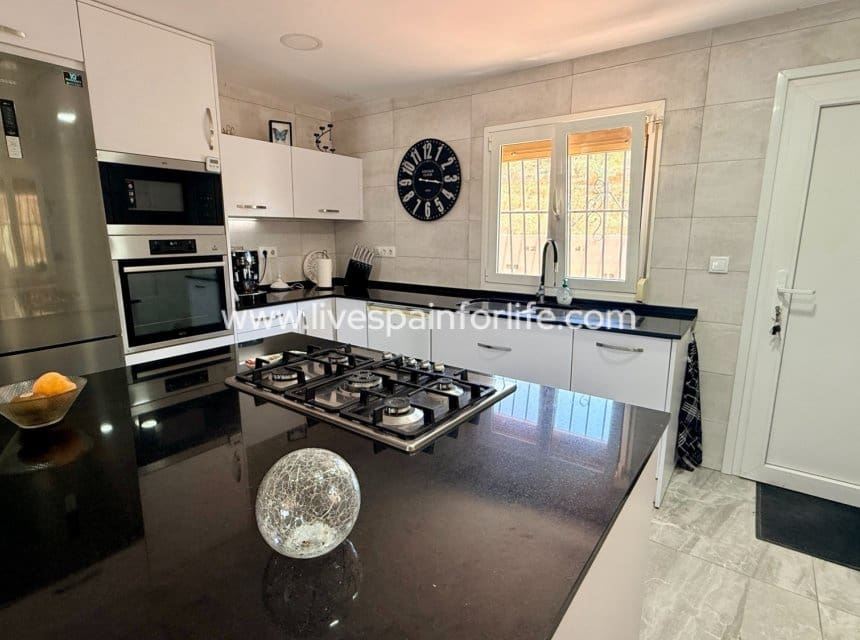 4 slaapkamer Finca/Landhuis te koop in Hondon de los Frailes met zwembad garage - € 339.950 (Ref: 10140280)