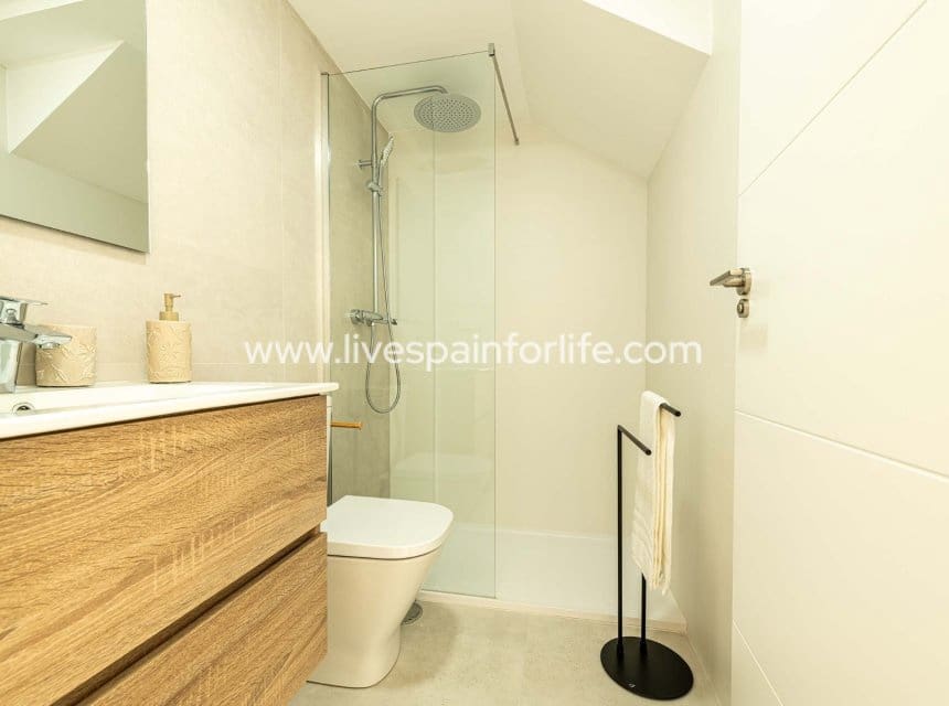 3 bedroom Townhouse for sale in Cox with pool garage - € 223,000 (Ref: 10140281)