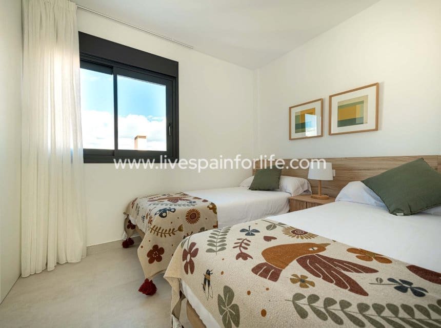 3 bedroom Townhouse for sale in Cox with pool garage - € 223,000 (Ref: 10140281)
