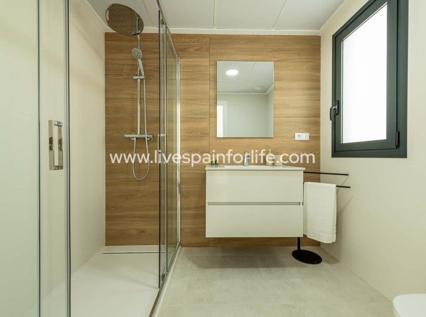 3 bedroom Townhouse for sale in Cox with pool garage - € 223,000 (Ref: 10140281)