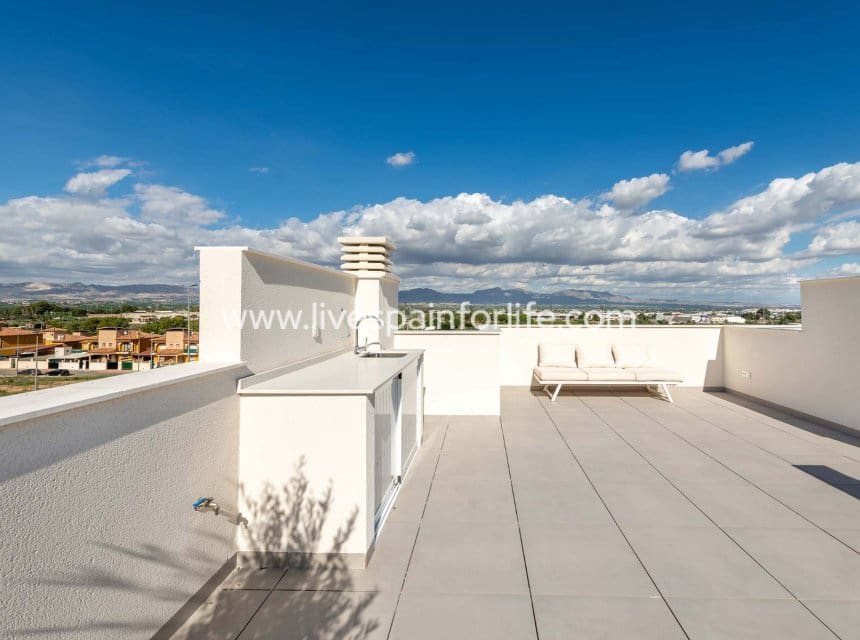 3 bedroom Townhouse for sale in Cox with pool garage - € 223,000 (Ref: 10140281)