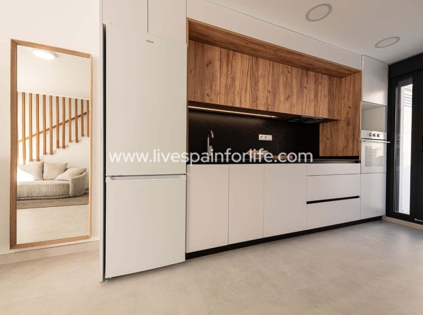 3 bedroom Townhouse for sale in Cox with pool garage - € 223,000 (Ref: 10140281)