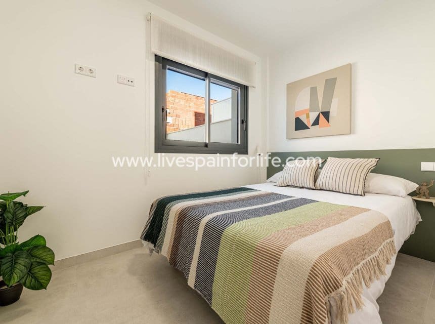 3 bedroom Townhouse for sale in Cox with pool garage - € 223,000 (Ref: 10140281)