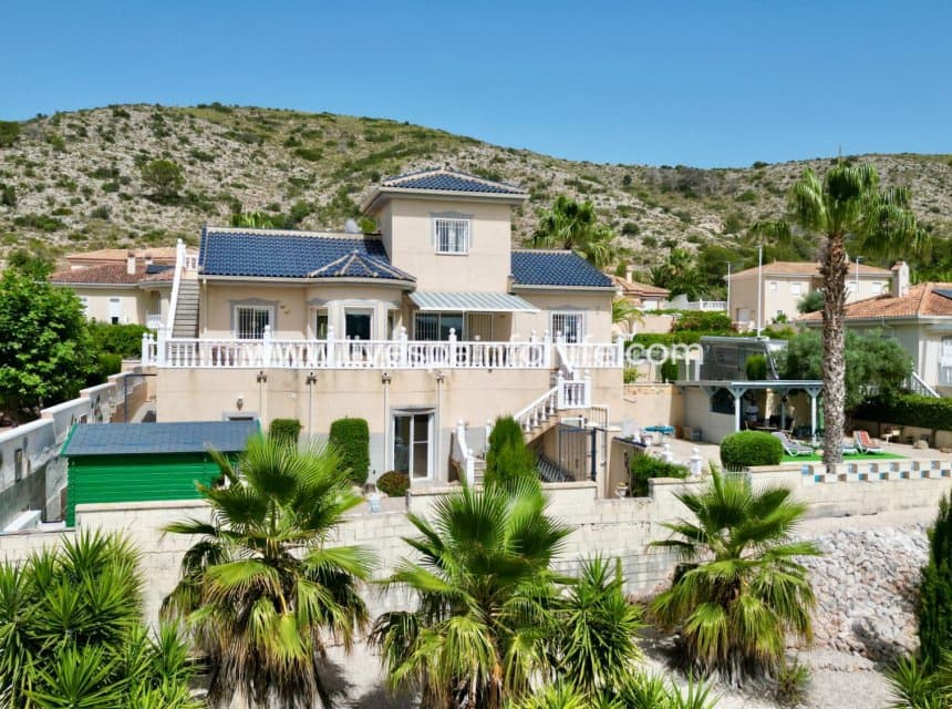 7 bedroom Villa for sale in Hondon de las Nieves with pool garage - € 399,950 (Ref: 10140282)