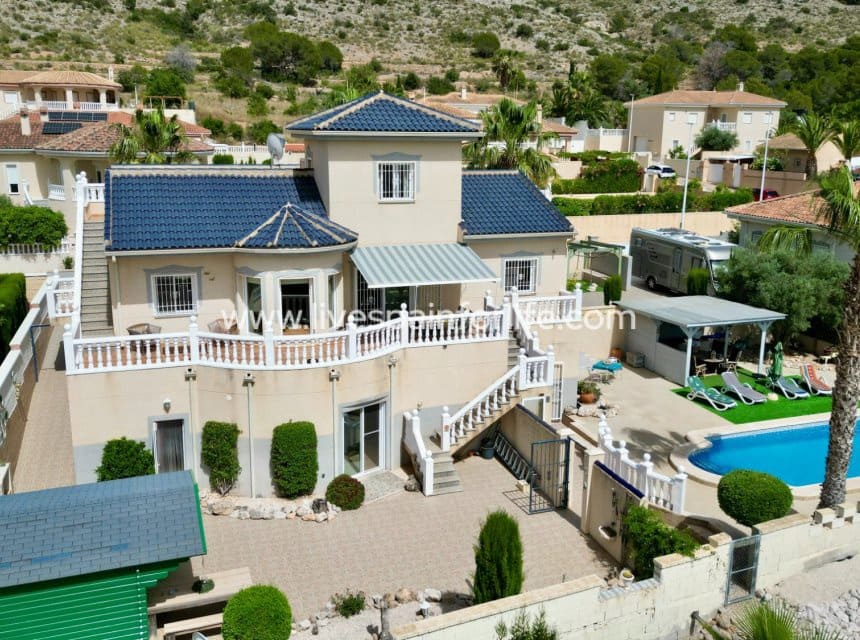 7 bedroom Villa for sale in Hondon de las Nieves with pool garage - € 399,950 (Ref: 10140282)