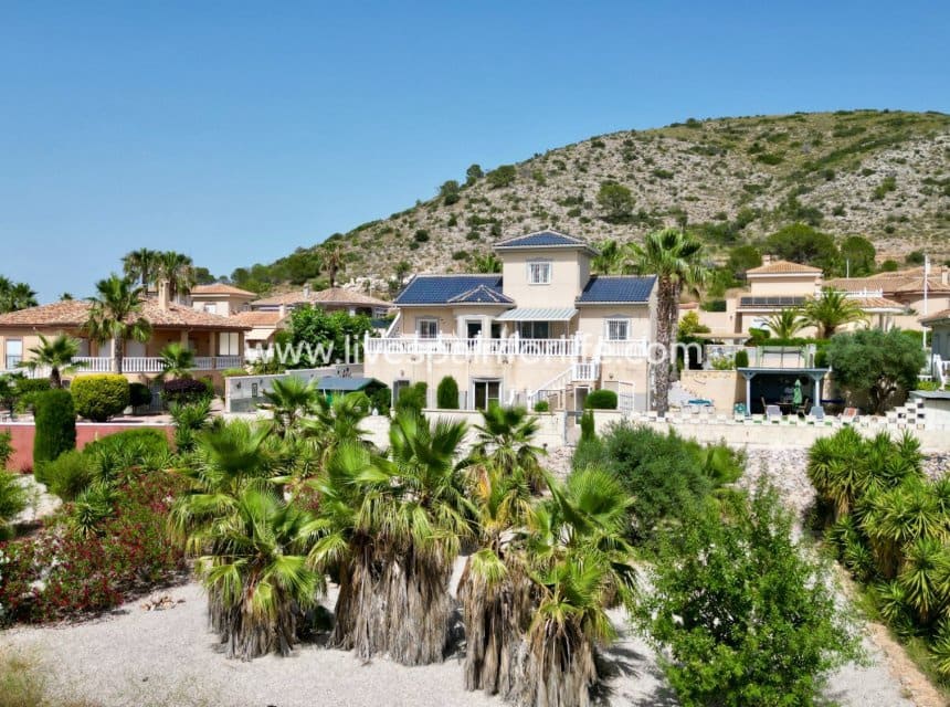 7 bedroom Villa for sale in Hondon de las Nieves with pool garage - € 399,950 (Ref: 10140282)
