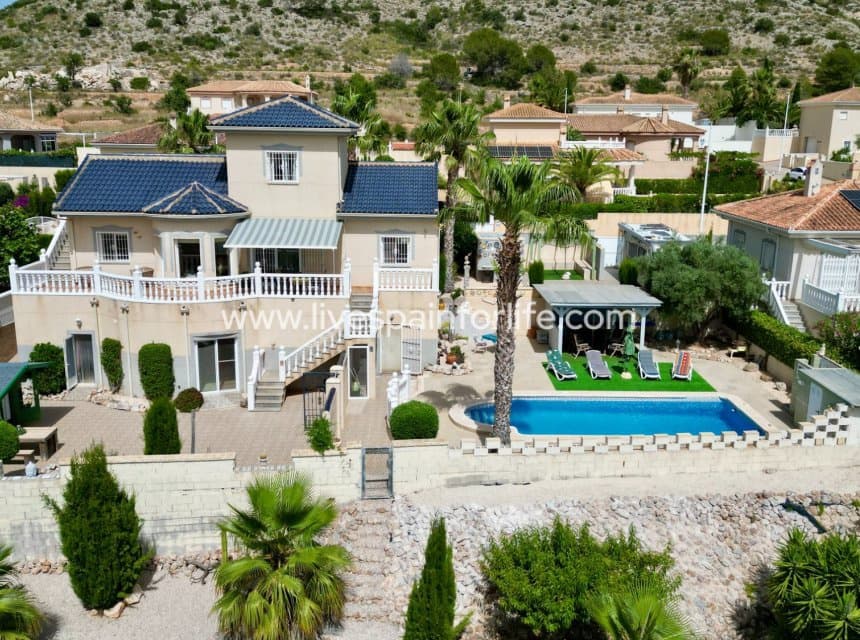 7 bedroom Villa for sale in Hondon de las Nieves with pool garage - € 399,950 (Ref: 10140282)