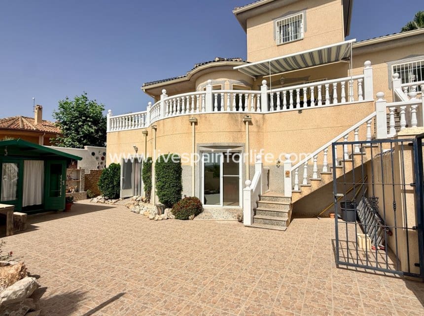7 bedroom Villa for sale in Hondon de las Nieves with pool garage - € 399,950 (Ref: 10140282)