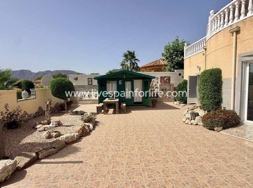 7 bedroom Villa for sale in Hondon de las Nieves with pool garage - € 399,950 (Ref: 10140282)