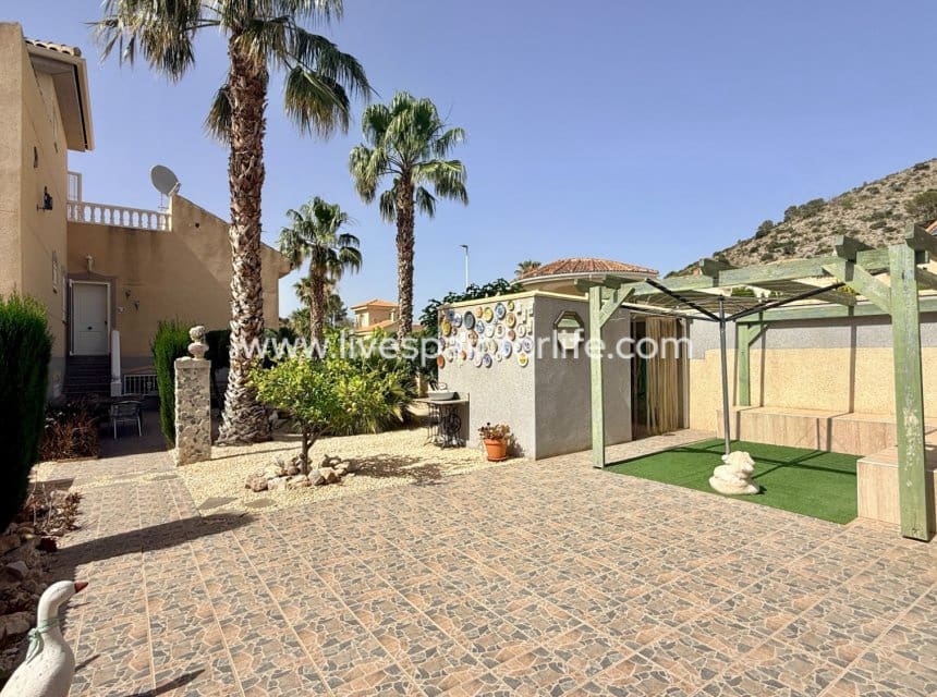 7 bedroom Villa for sale in Hondon de las Nieves with pool garage - € 399,950 (Ref: 10140282)