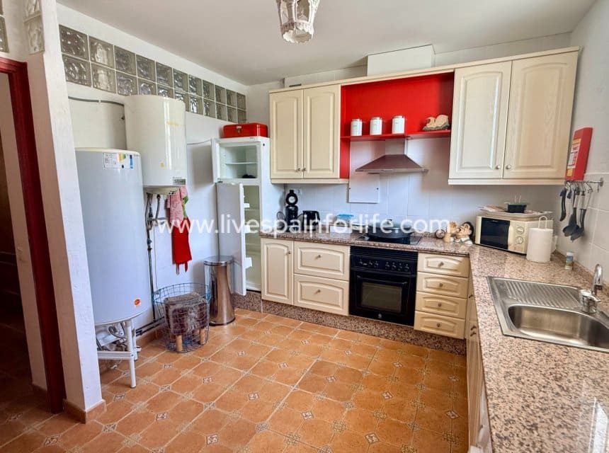 7 bedroom Villa for sale in Hondon de las Nieves with pool garage - € 399,950 (Ref: 10140282)