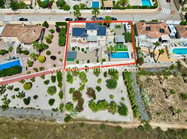7 bedroom Villa for sale in Hondón de las Nieves with pool garage - € 399,950 (Ref: 10140282)