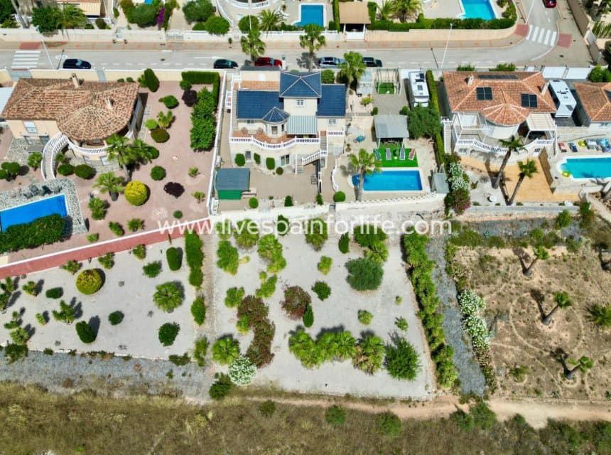 7 bedroom Villa for sale in Hondon de las Nieves with pool garage - € 399,950 (Ref: 10140282)