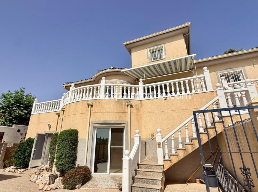 7 bedroom Villa for sale in Hondon de las Nieves with pool garage - € 399,950 (Ref: 10140282)