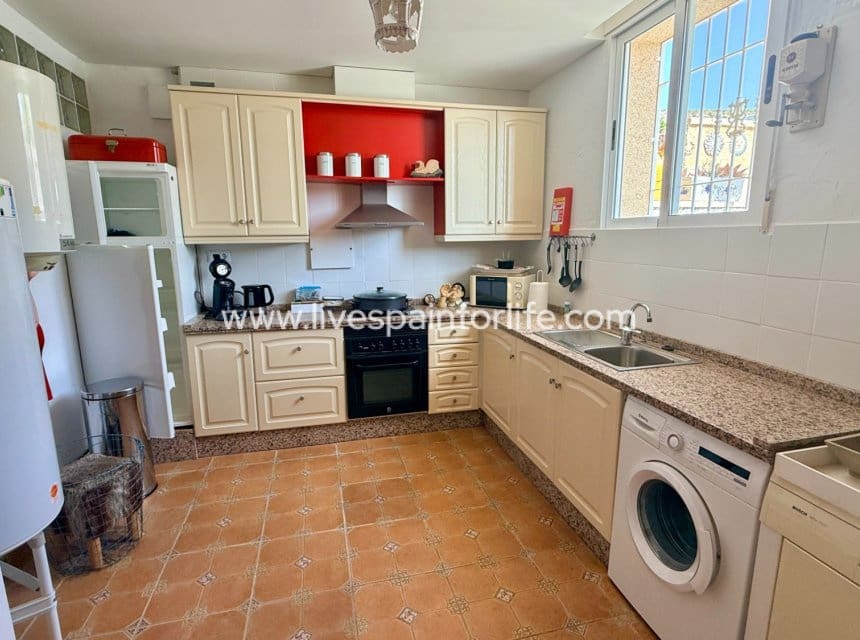 7 bedroom Villa for sale in Hondon de las Nieves with pool garage - € 399,950 (Ref: 10140282)