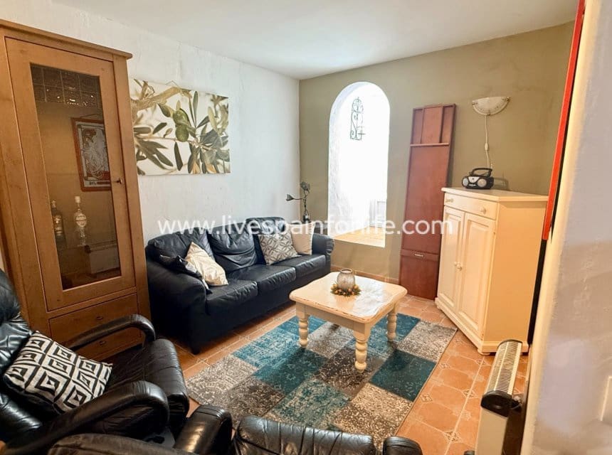 7 bedroom Villa for sale in Hondon de las Nieves with pool garage - € 399,950 (Ref: 10140282)