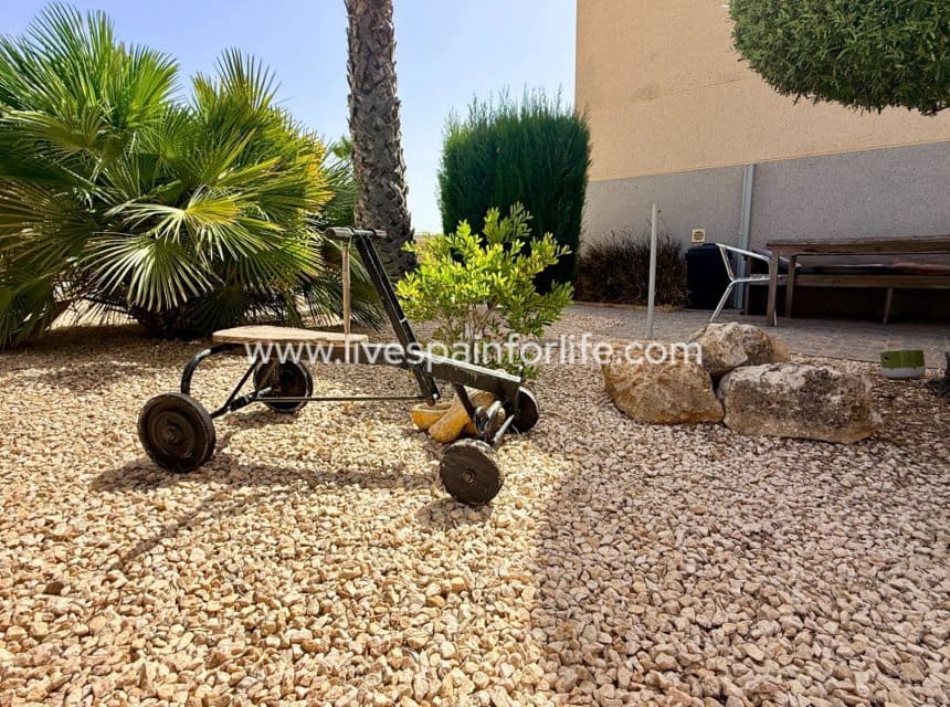 7 bedroom Villa for sale in Hondon de las Nieves with pool garage - € 399,950 (Ref: 10140282)
