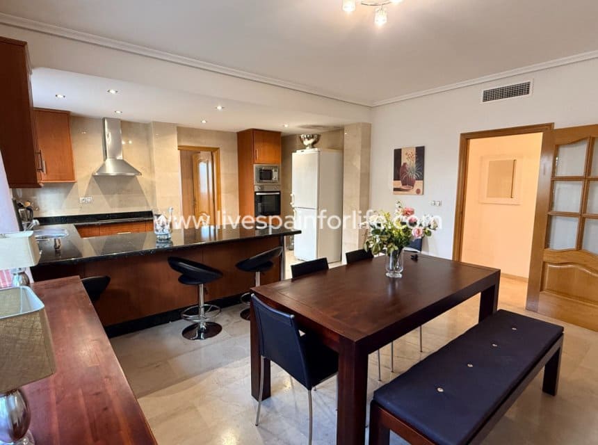3 soverom Villa til salgs i Hondon de las Nieves med svømmebasseng garasje - € 450 000 (Ref: 10140285)