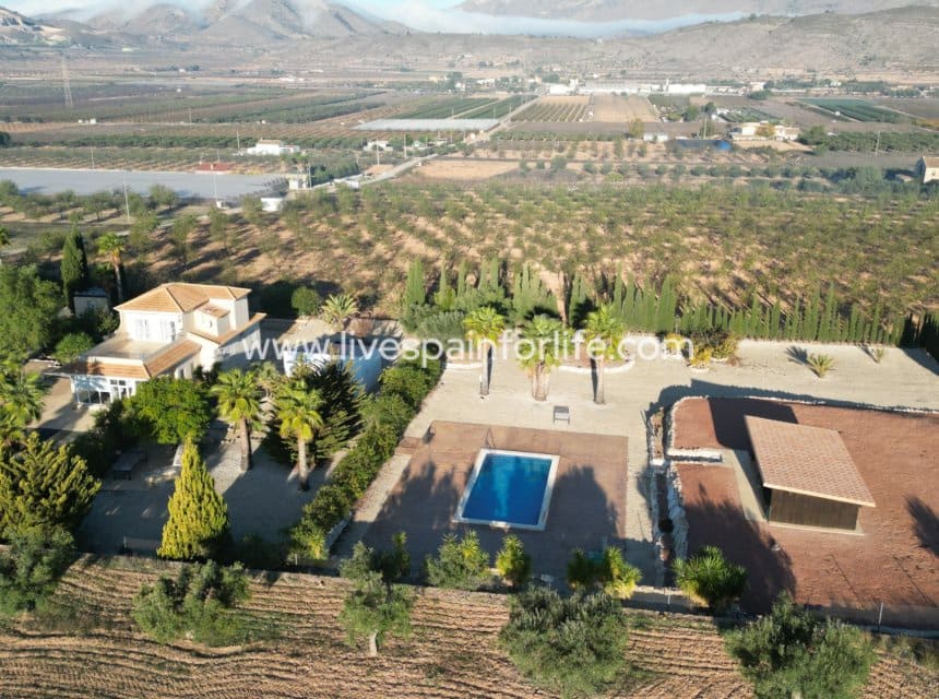 3 soverom Villa til salgs i Hondon de las Nieves med svømmebasseng garasje - € 450 000 (Ref: 10140285)