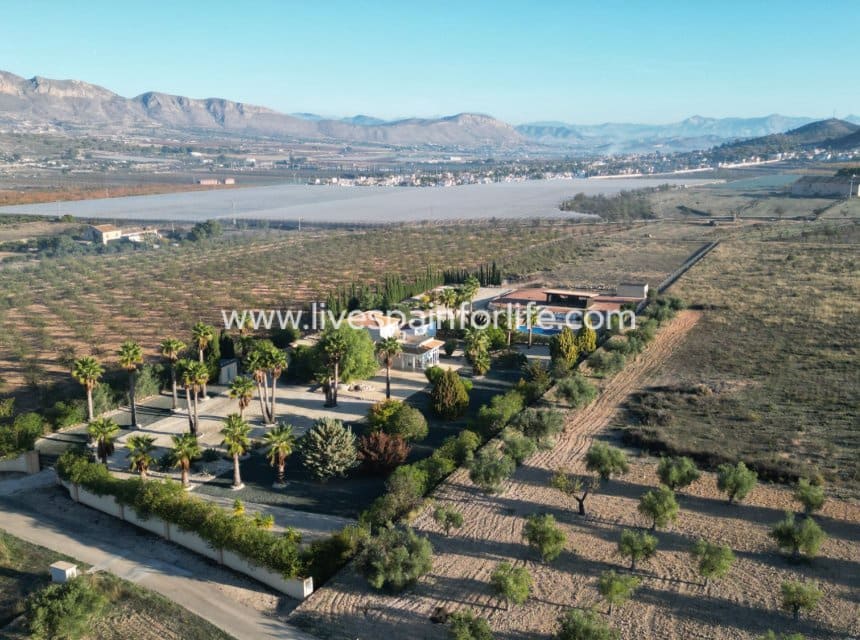 3 soverom Villa til salgs i Hondon de las Nieves med svømmebasseng garasje - € 450 000 (Ref: 10140285)