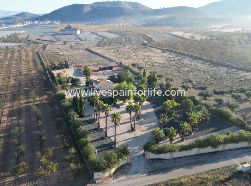 3 soverom Villa til salgs i Hondon de las Nieves med svømmebasseng garasje - € 450 000 (Ref: 10140285)