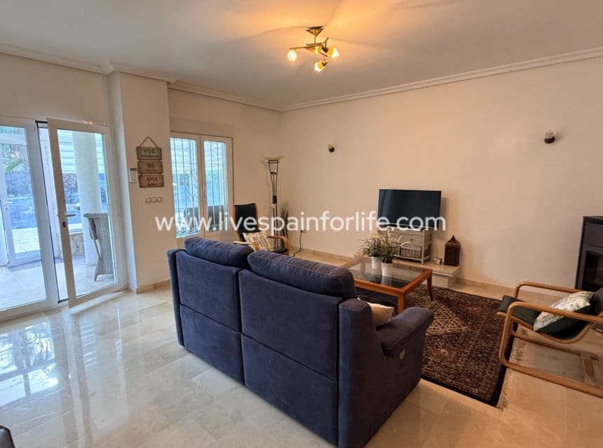 3 soverom Villa til salgs i Hondon de las Nieves med svømmebasseng garasje - € 450 000 (Ref: 10140285)