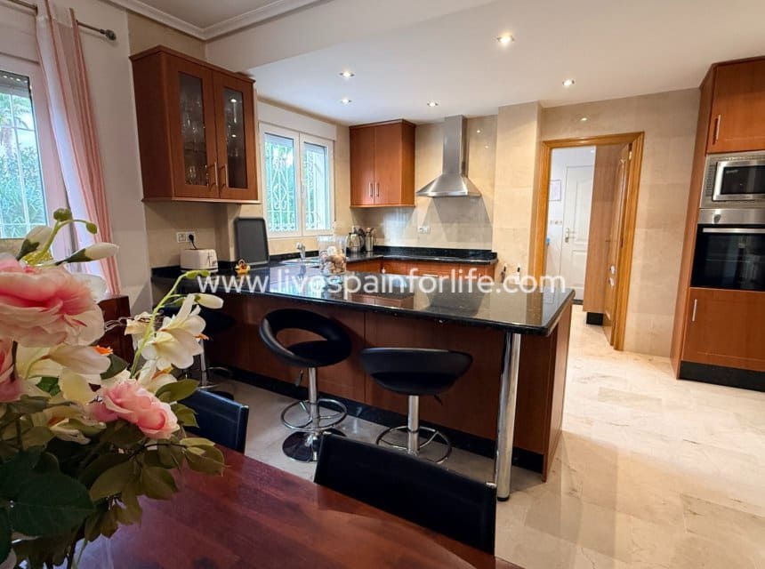 3 soverom Villa til salgs i Hondon de las Nieves med svømmebasseng garasje - € 450 000 (Ref: 10140285)