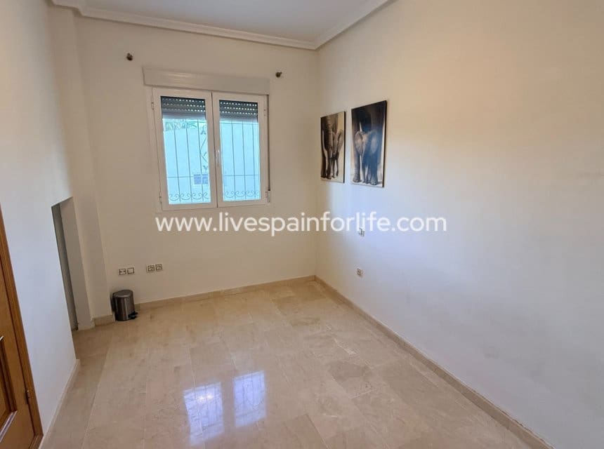 3 soverom Villa til salgs i Hondon de las Nieves med svømmebasseng garasje - € 450 000 (Ref: 10140285)