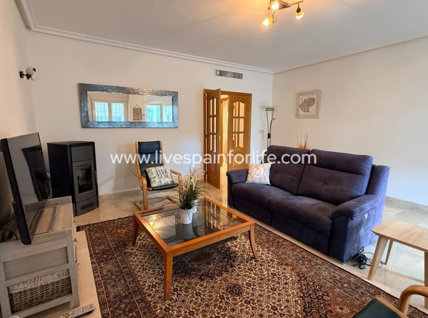 3 soverom Villa til salgs i Hondon de las Nieves med svømmebasseng garasje - € 450 000 (Ref: 10140285)