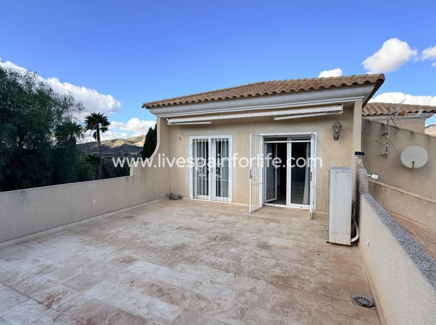 3 soverom Villa til salgs i Hondon de las Nieves med svømmebasseng garasje - € 450 000 (Ref: 10140285)