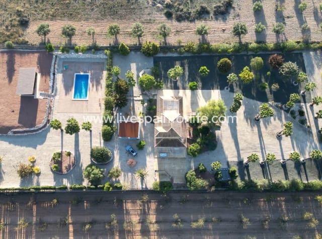 3 soverom Villa til salgs i Hondón de las Nieves med svømmebasseng garasje - € 450 000 (Ref: 10140285)
